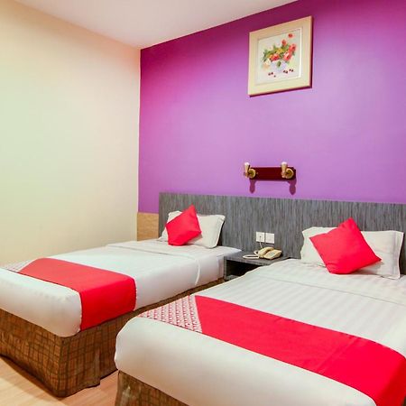 Super Oyo 43930 Hotel Esplanade Сандакан Экстерьер фото