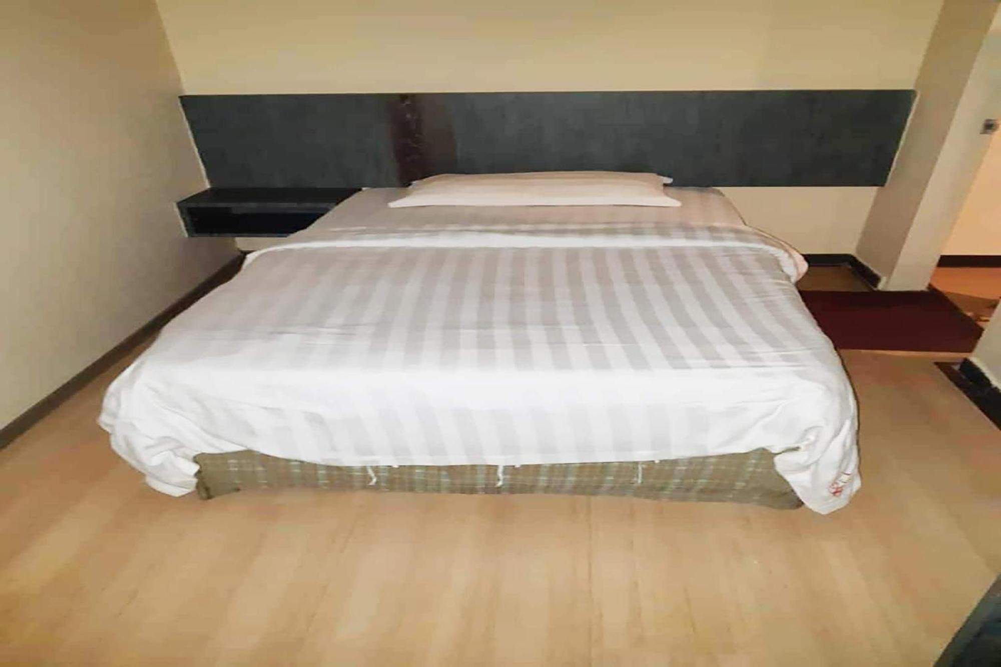Super Oyo 43930 Hotel Esplanade Сандакан Экстерьер фото